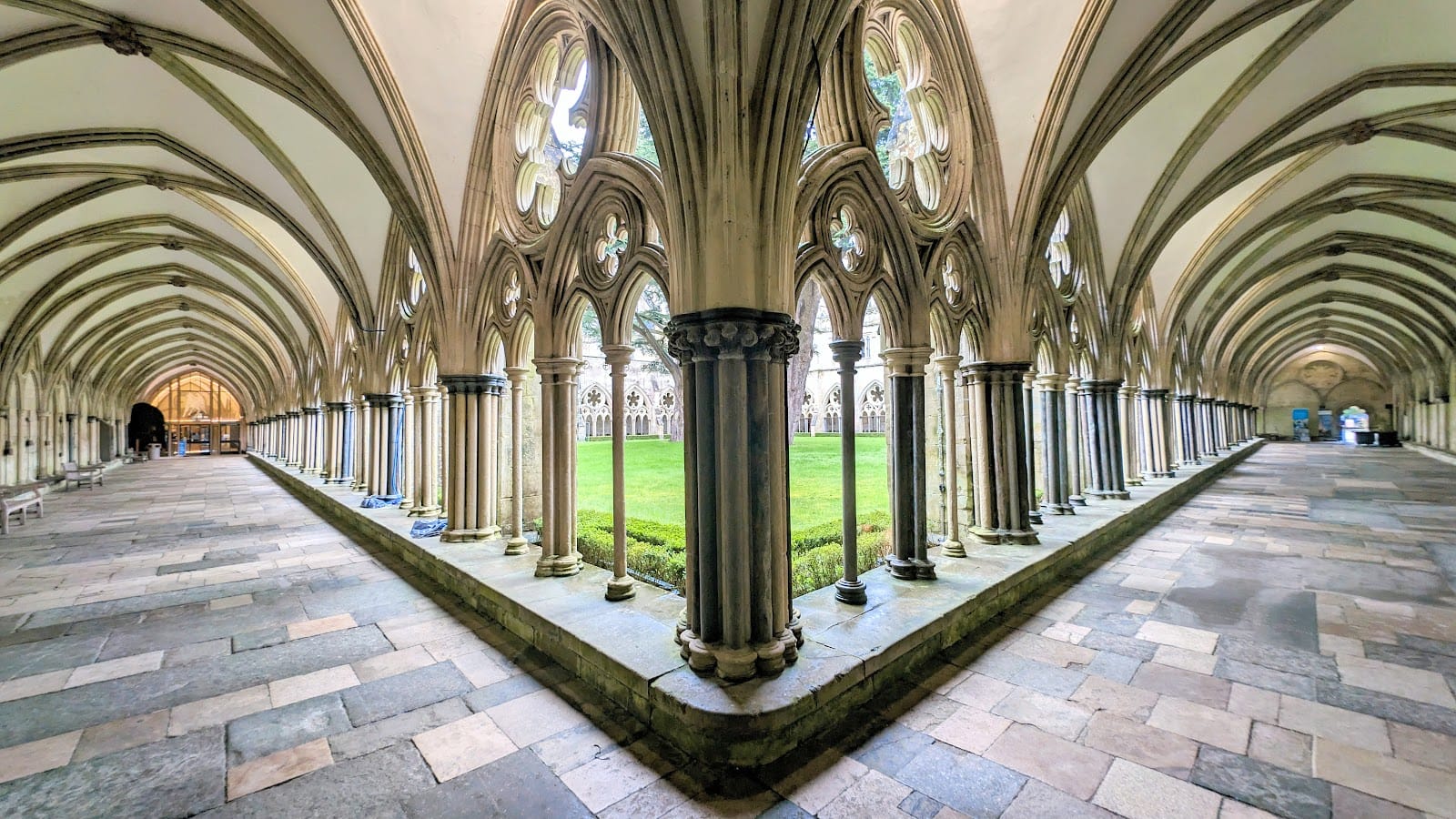 Salisbury Cathedral Tickets: Magna Carta & Spire Guide — photo