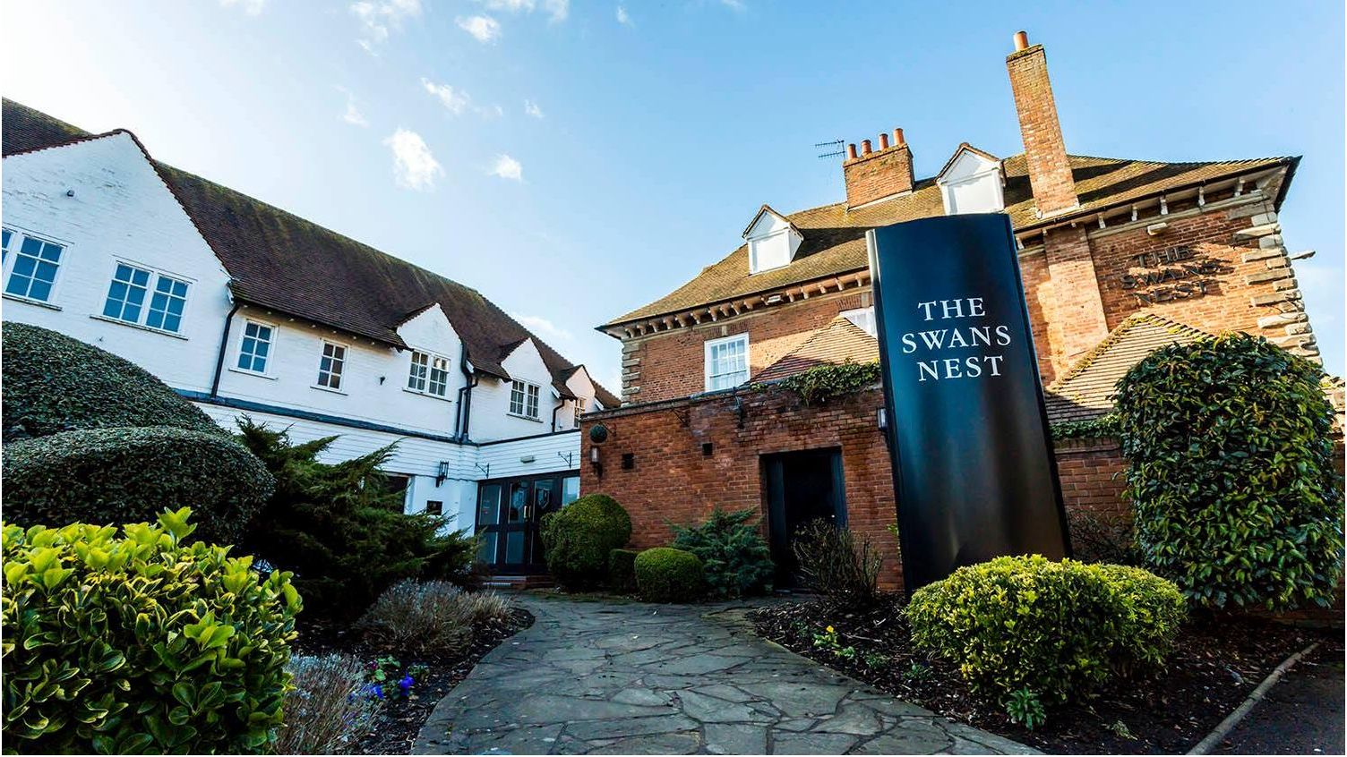 Where to Stay in Stratford-upon-Avon: Best Areas — photo