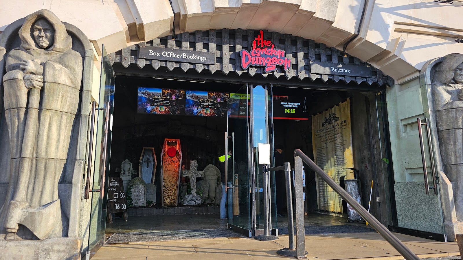 London Dungeon Tickets: What to Know Before You Go — photo