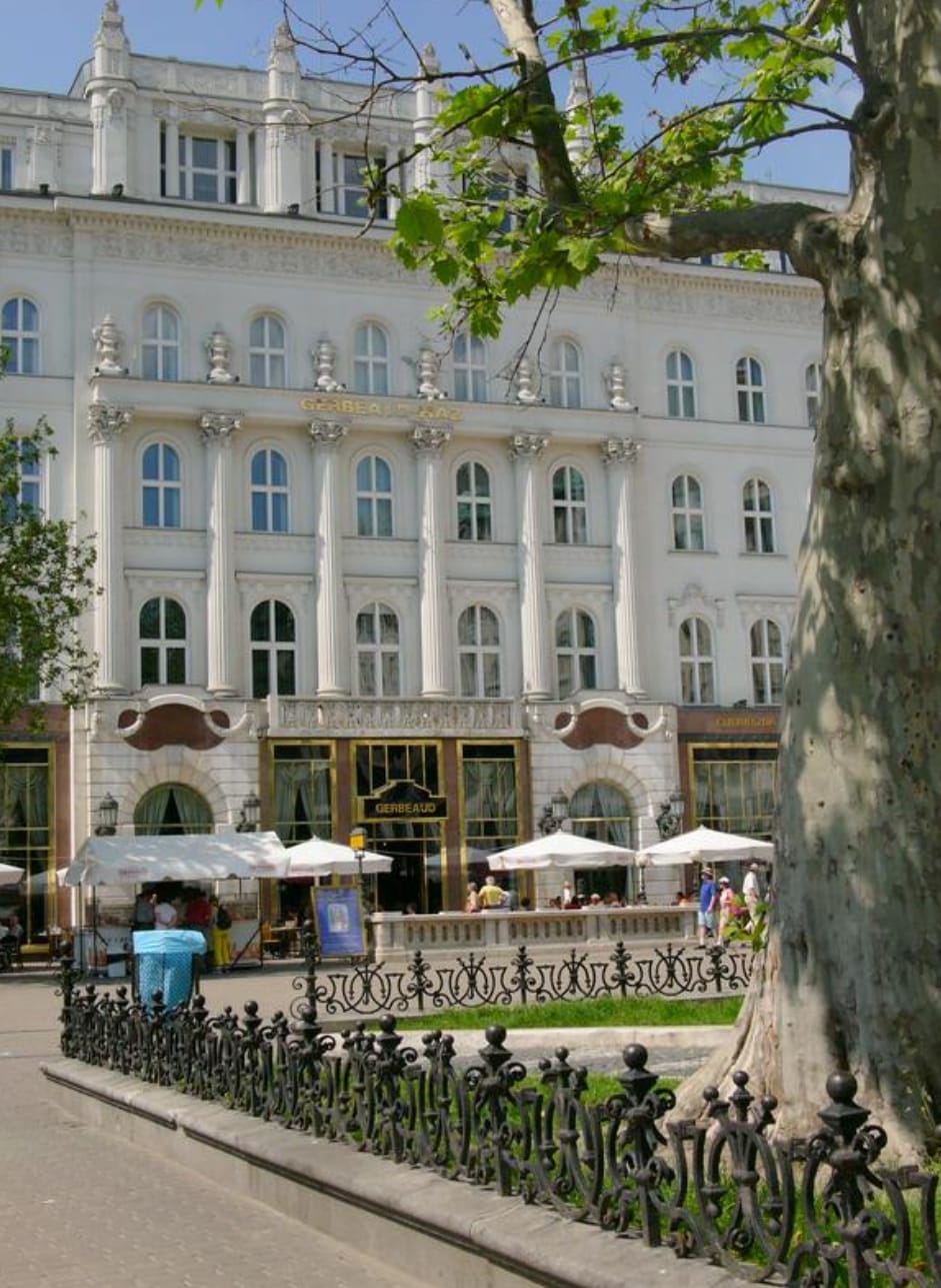 Christmas Markets in Budapest: Where to Go & Stay — photo