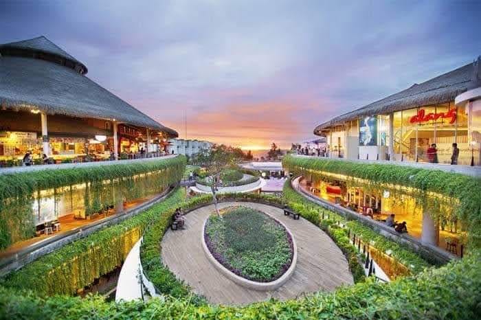 Return flights to Bali from Gatwick with luggage