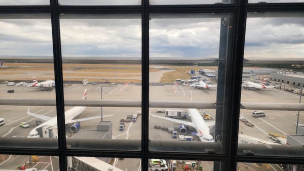 Best UK travel cards 2026: business + personal, no-FX, rewards, lounge access