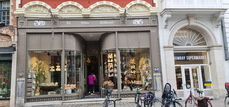 Bruges Christmas Markets: Where to Go & Stay
