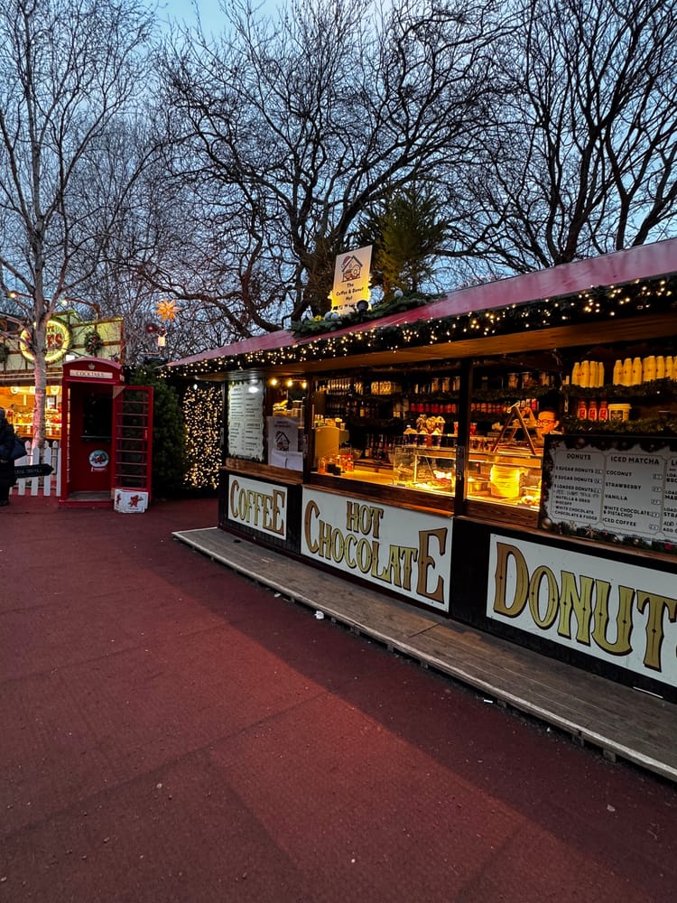 Edinburgh Christmas Markets: Where to Go & Stay